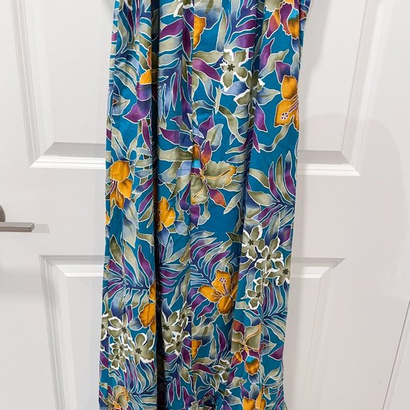 Hilo Hattie Hawaii Women's Multi Floral Maxi Dress - Picture 10 of 12